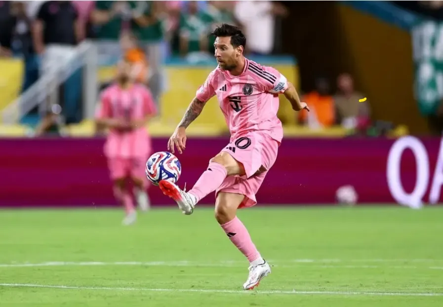 Screenshot 2025 08 08 180540 - Portrait of soccer player in pink uniform.